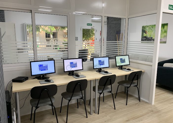 Ordenadores Autoescuela Aula4